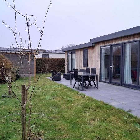 Luxe 5 Persoons Bungalow Op Rustig Vakantiepark Nabij Leeuwarden Dronrijp المظهر الخارجي الصورة
