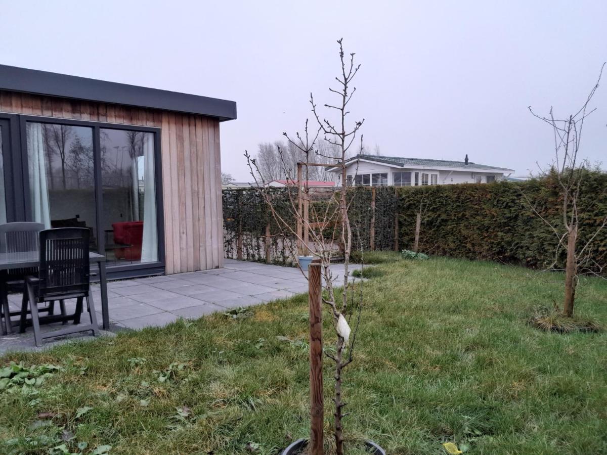 Luxe 5 Persoons Bungalow Op Rustig Vakantiepark Nabij Leeuwarden Dronrijp المظهر الخارجي الصورة