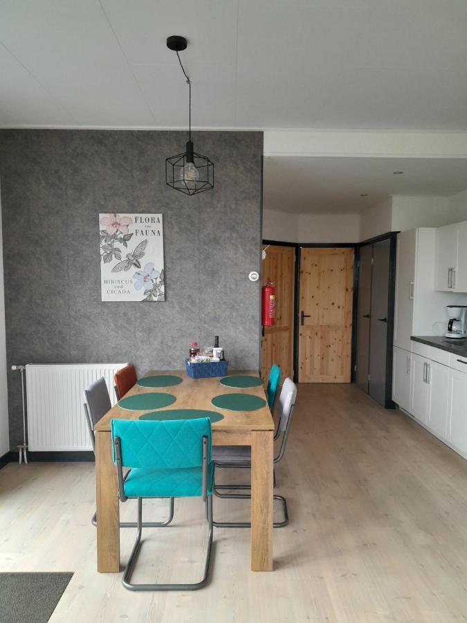 Luxe 5 Persoons Bungalow Op Rustig Vakantiepark Nabij Leeuwarden Dronrijp المظهر الخارجي الصورة