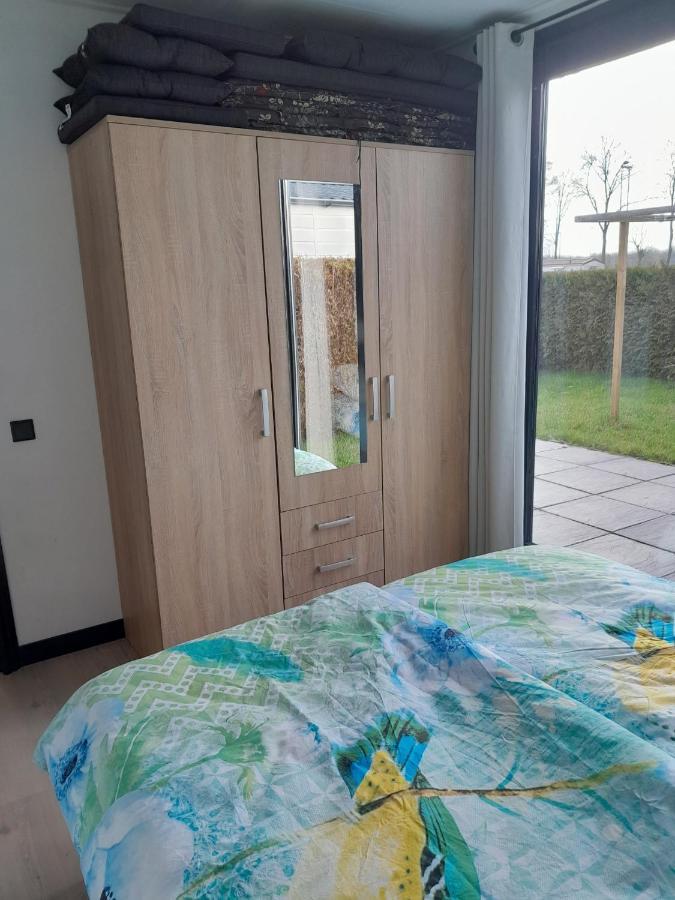 Luxe 5 Persoons Bungalow Op Rustig Vakantiepark Nabij Leeuwarden Dronrijp المظهر الخارجي الصورة